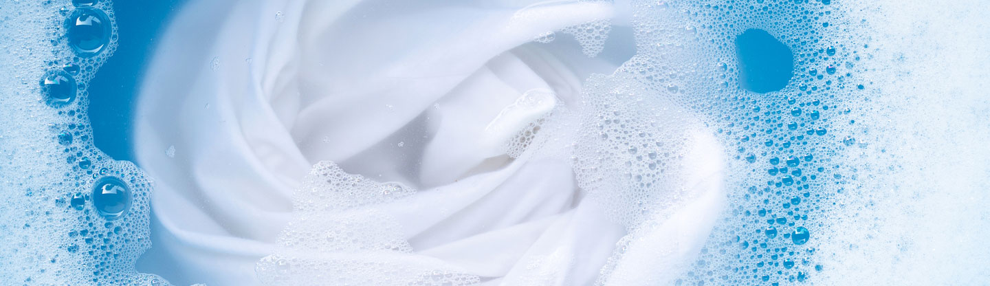 White washing in a clean washing liquid